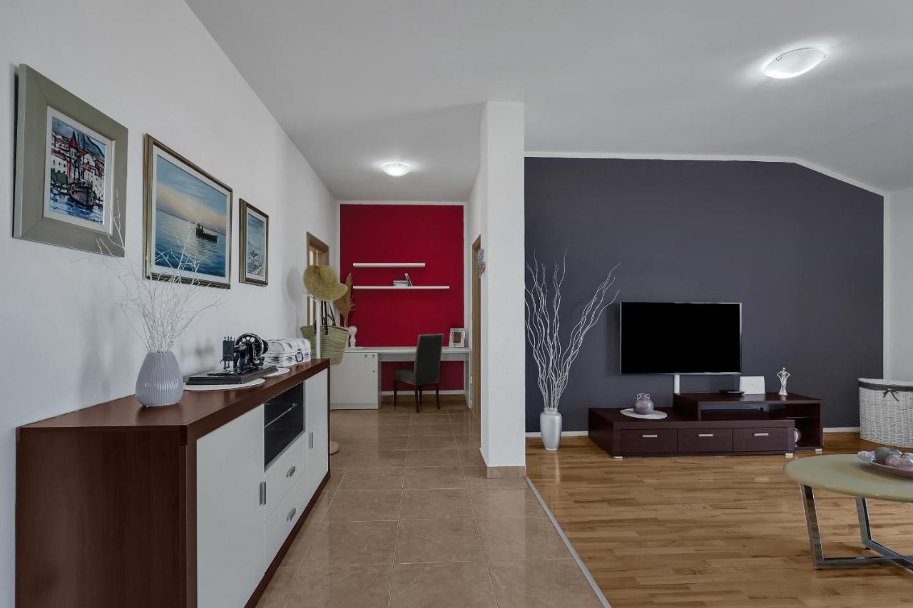 Stunning City View Apartment ماكارسكا المظهر الخارجي الصورة