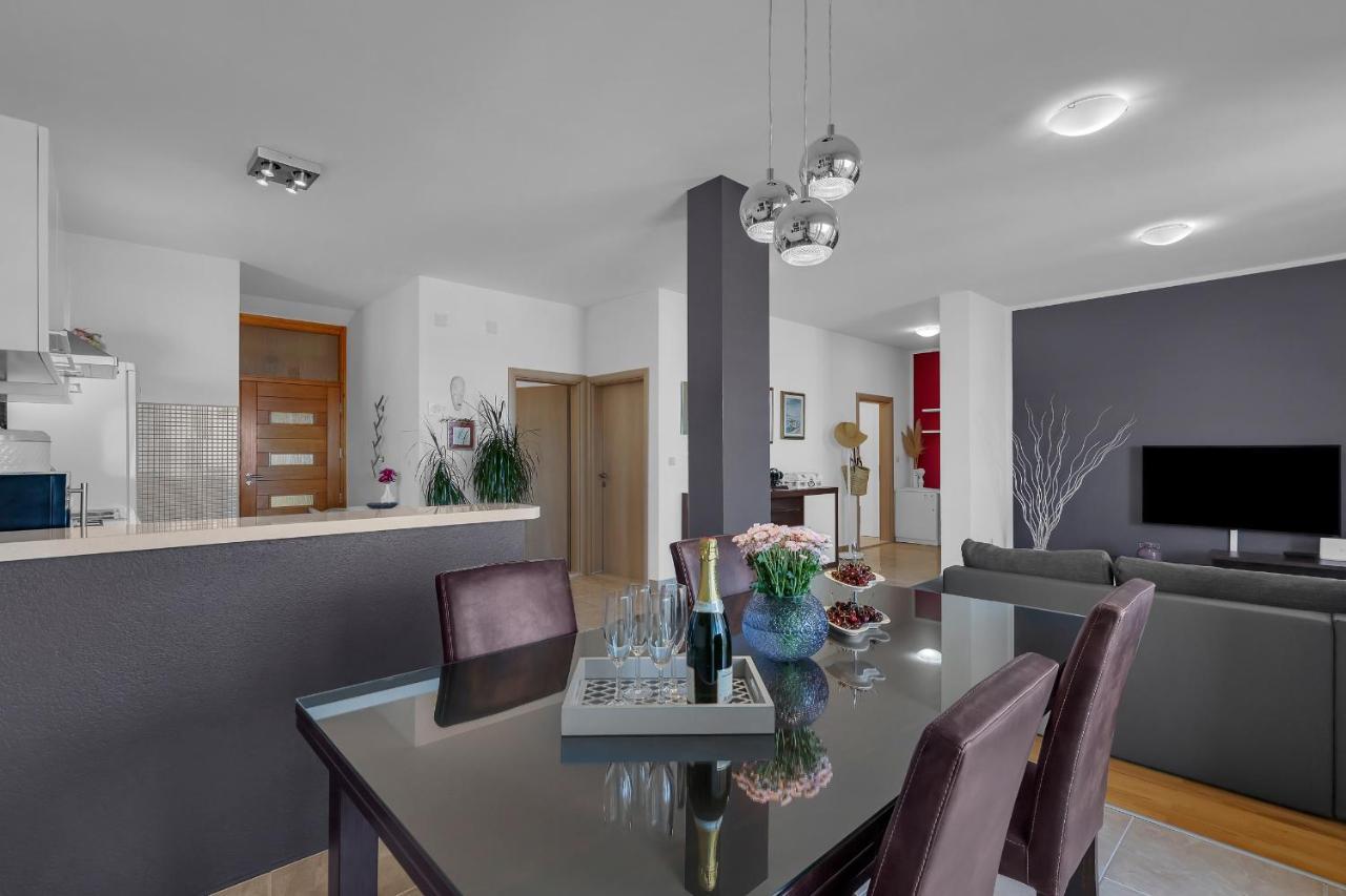 Stunning City View Apartment ماكارسكا المظهر الخارجي الصورة