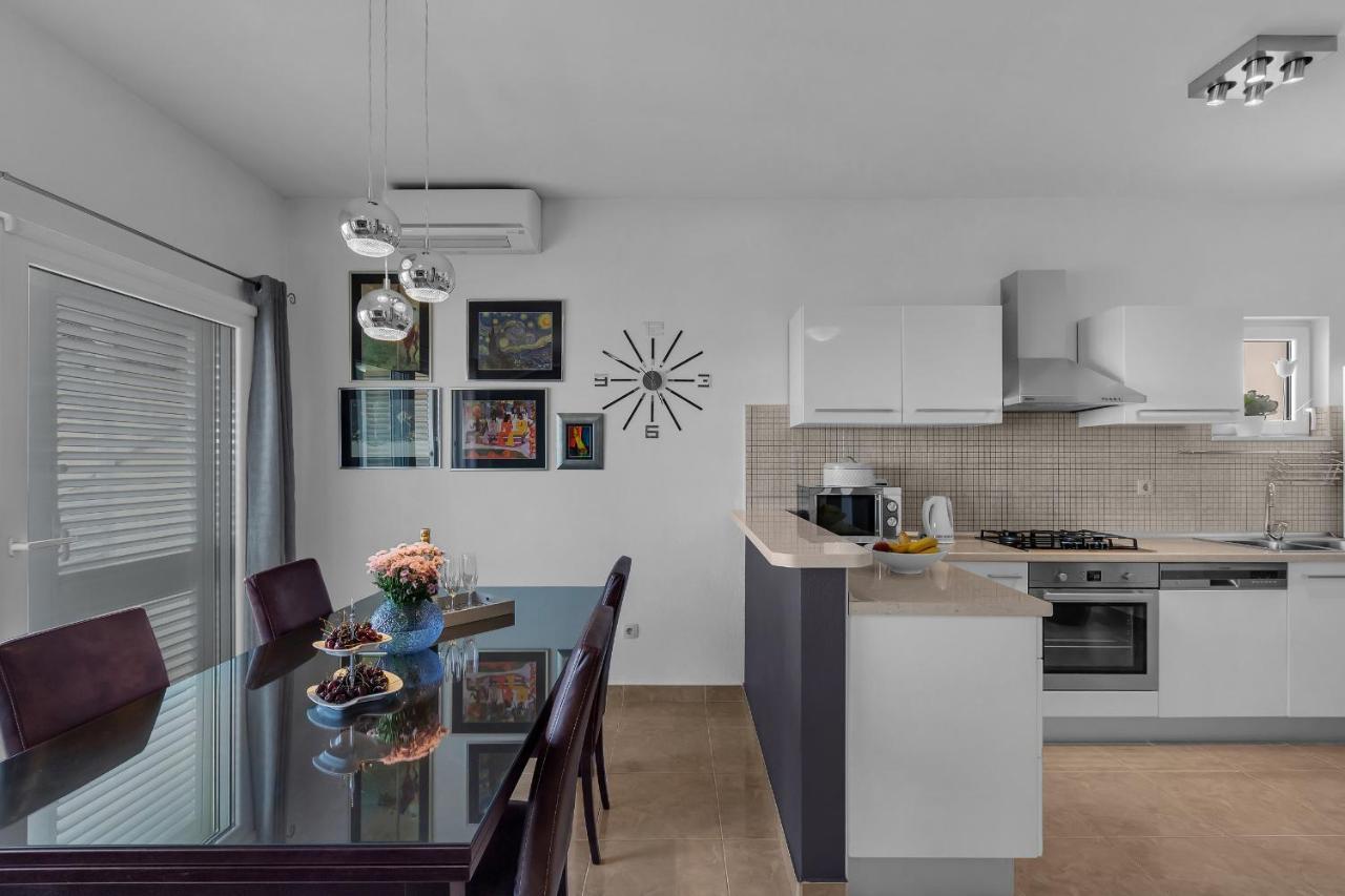Stunning City View Apartment ماكارسكا المظهر الخارجي الصورة